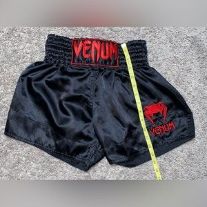 Kids Venum Muay Thai MMA Shorts SIZE MEDIUM